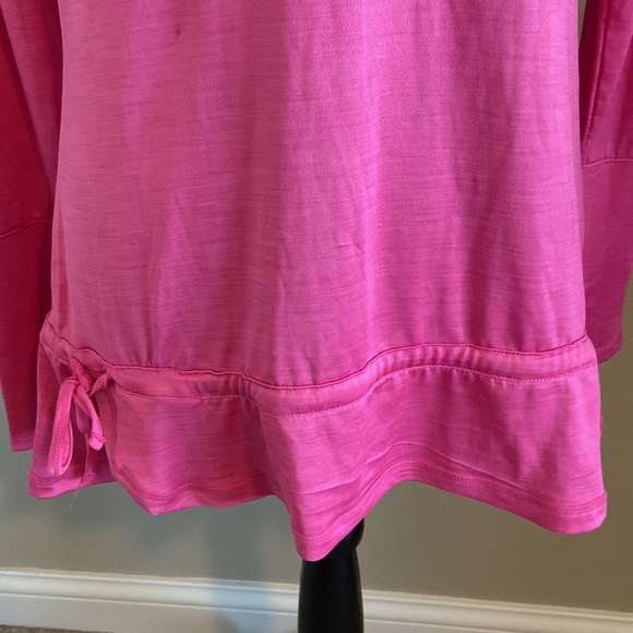 NWT- Pink Reebok runners top.  Barbiecore Vibes!  Slim Fit. Women’s size S. - Picture 7 of 13